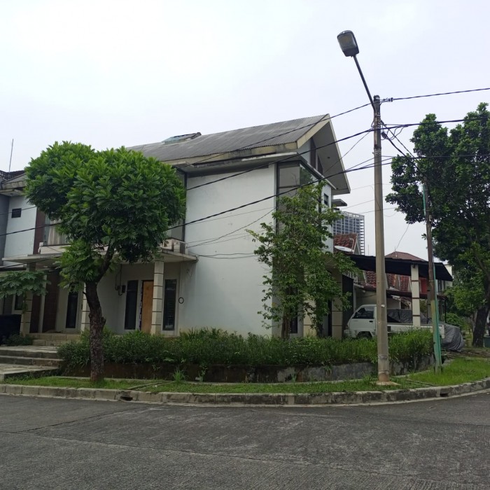 Rumah disewakan di Taman Beverly Lippo Cikarang 